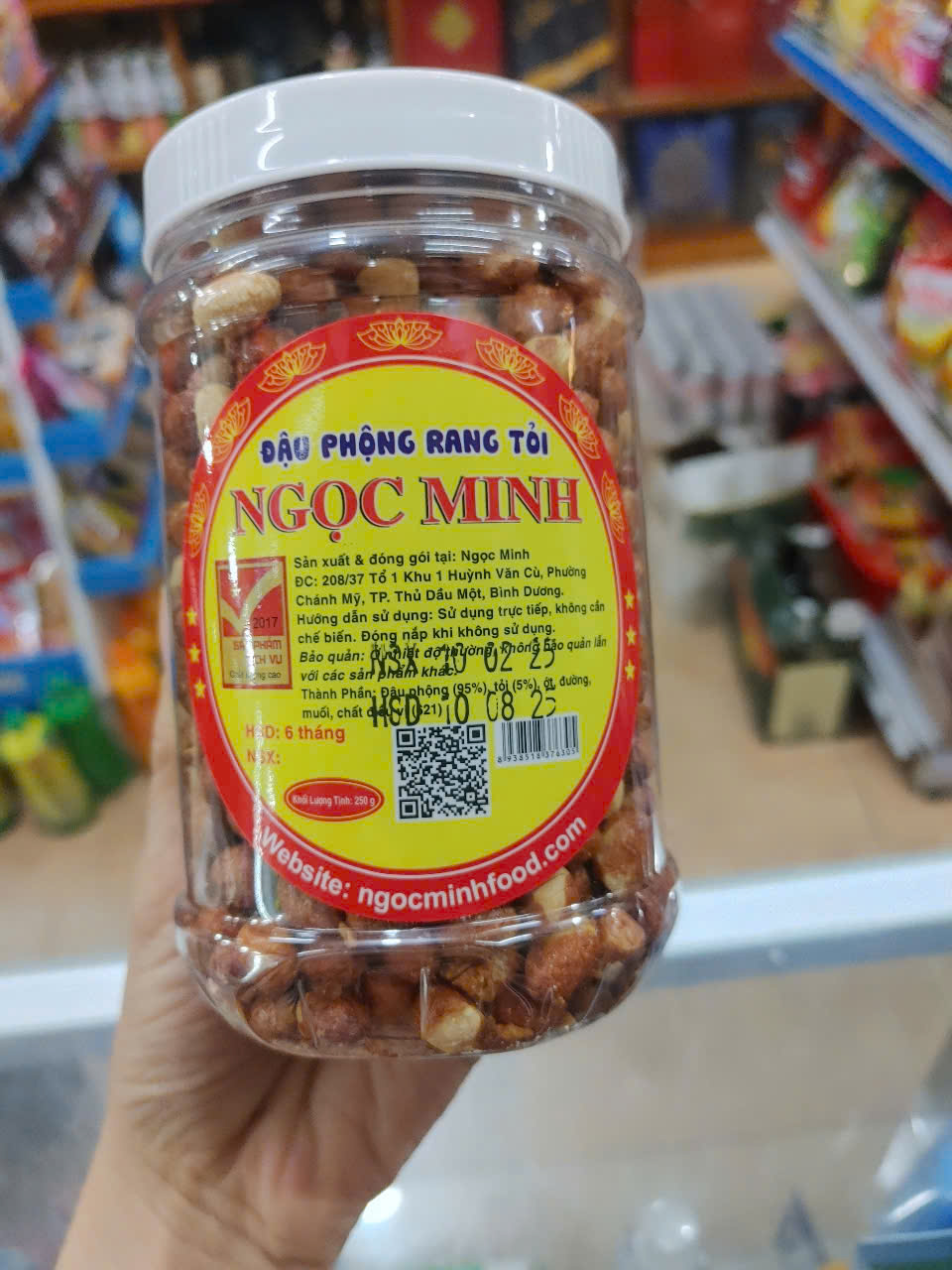 Roasted peanuts with garlic and chilli- Đậu phộng Ngọc Minh 